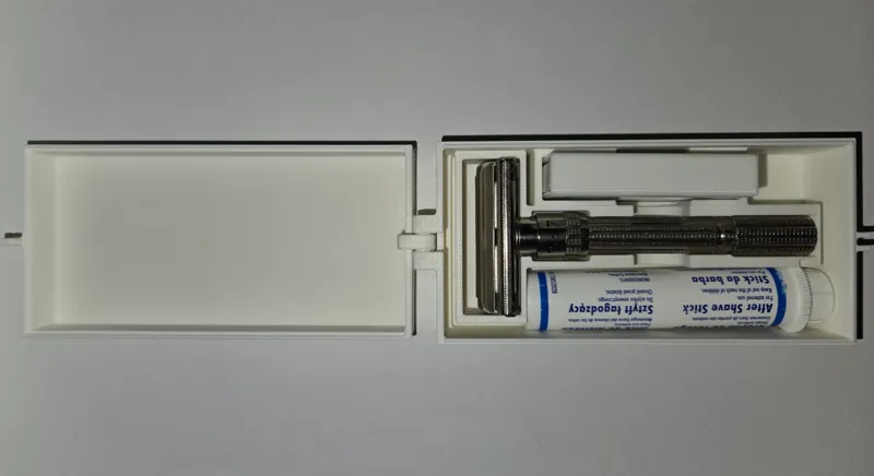 gillette slim adjustable DE razor (travel) case