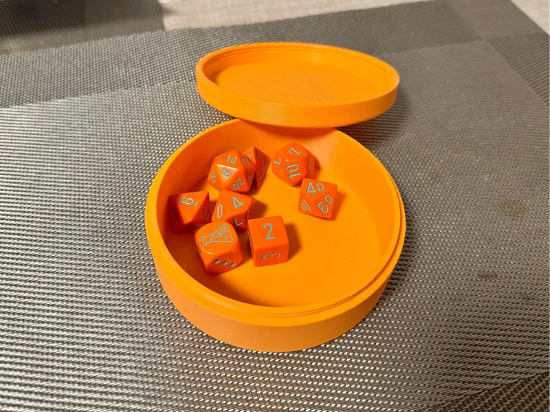 Threaded Circular Dice Box