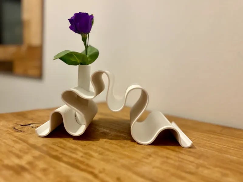 Design ribbon vase