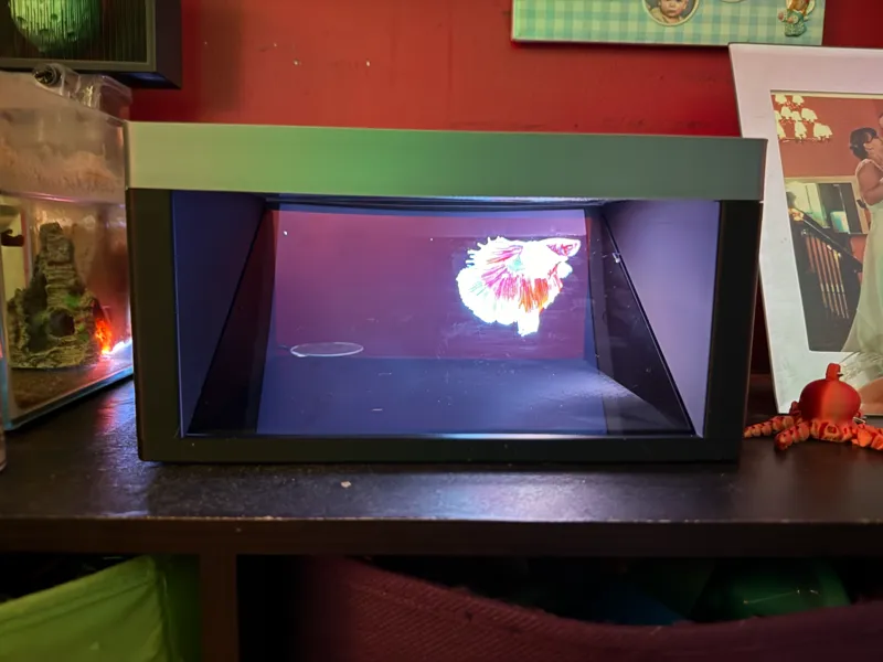 iPad 9.7" Hologram Box