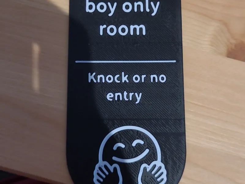 boys room door hanger