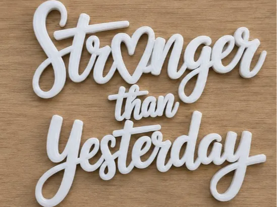 Plaque murale Stronger Than Yesterday