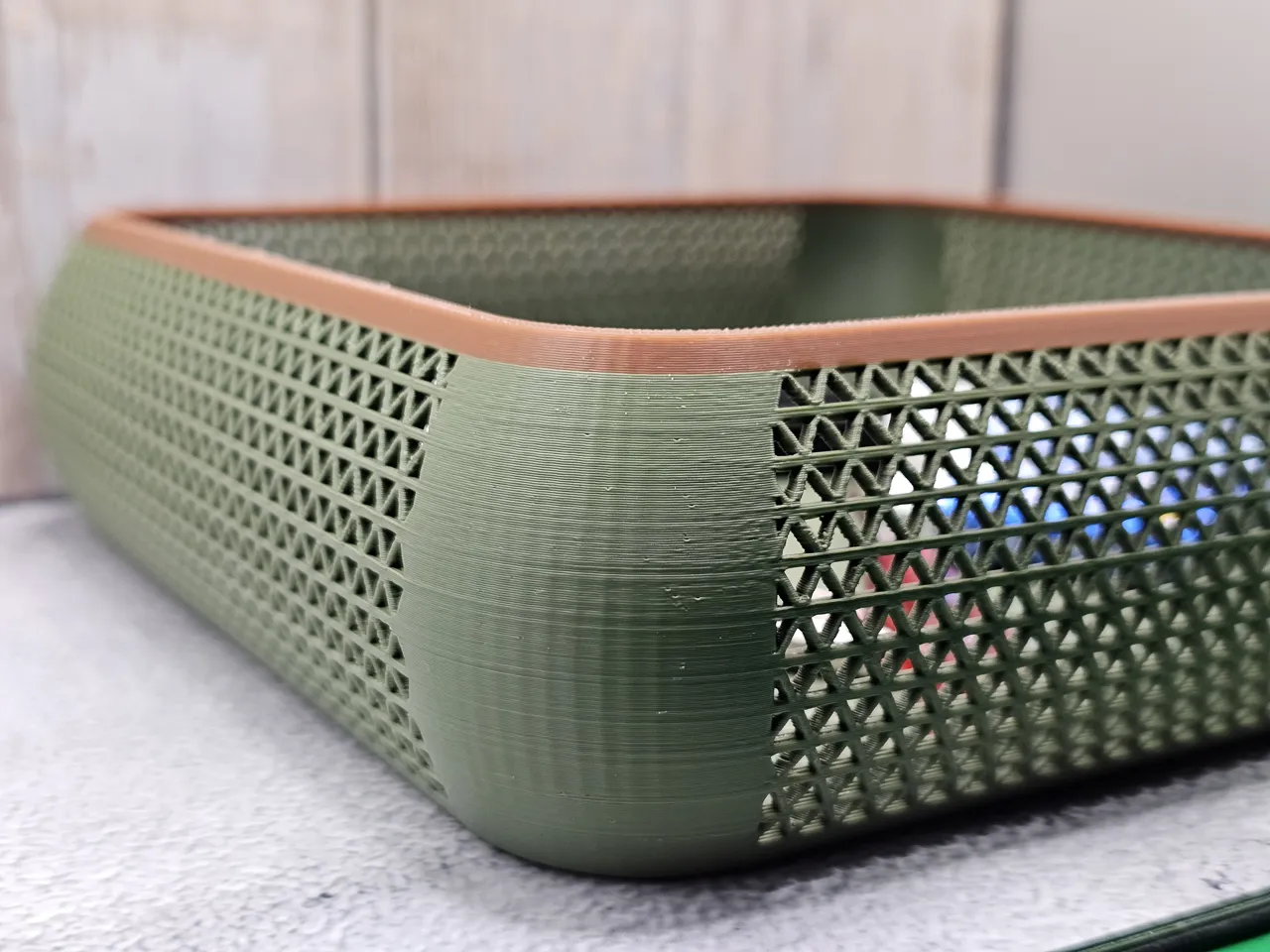 Square design Bowl with triangle pattern and lid view 4