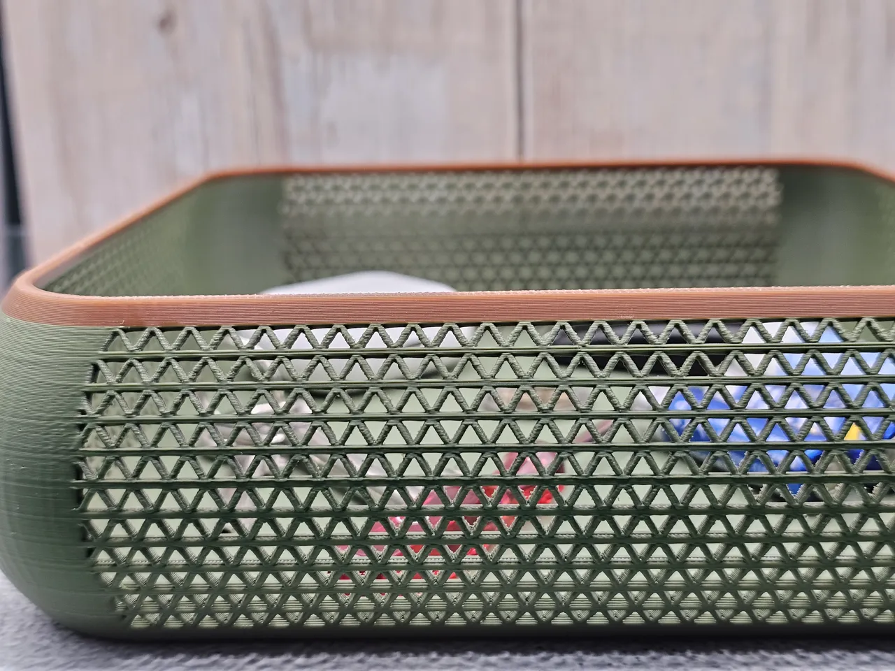 Square design Bowl with triangle pattern and lid view 3