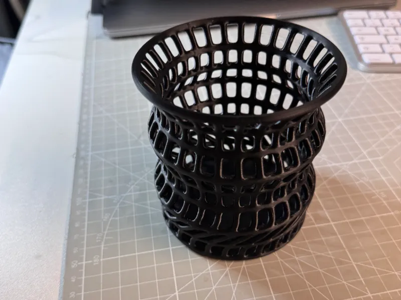 Gitter Vase
