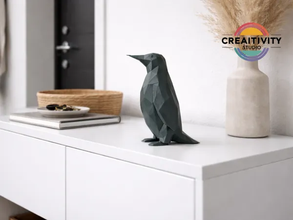 Pingouin low poly — statuette