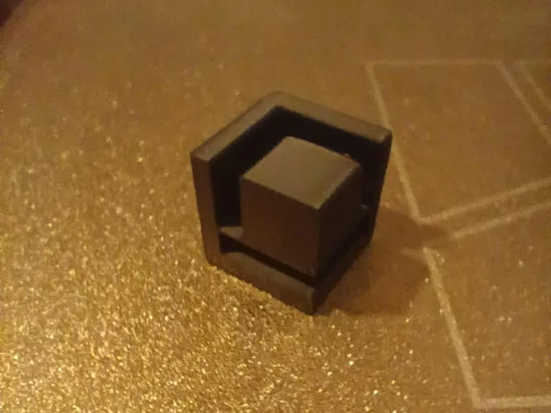 Cube corner connector for plexiglass
