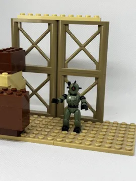 Escenografía en miniatura: Assaultron Minifig - Bricks Compatible — vista de referencia 4