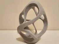 Sculpture abstraite en forme d'œuf — photo 1