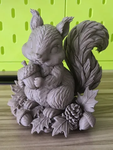 Modelo para impresión 3D: Herbstliches Eichhörnchen mit Eichel – süße Deko — vista de referencia 2