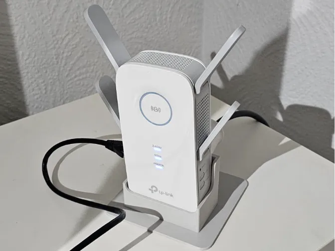 Halterung für TP-Link RE650 WLAN Repeater AC2600
