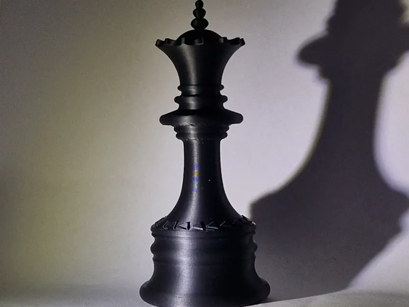 Dame-Schachfigur-Skulptur