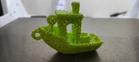 Portachiave Benchy con Spiderman Voronoi