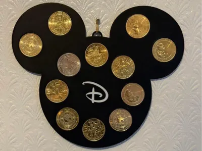 Disney Commerative / Collectible Coin Mickey Hang