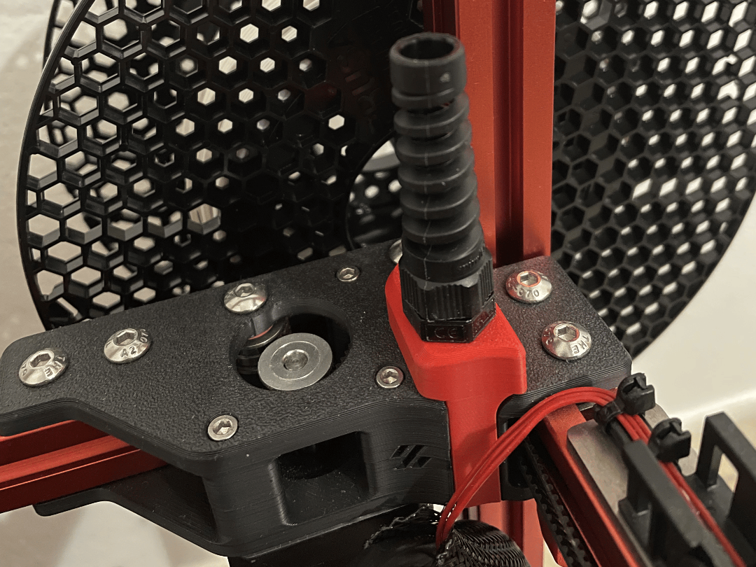 Cable_cover_with_PG7