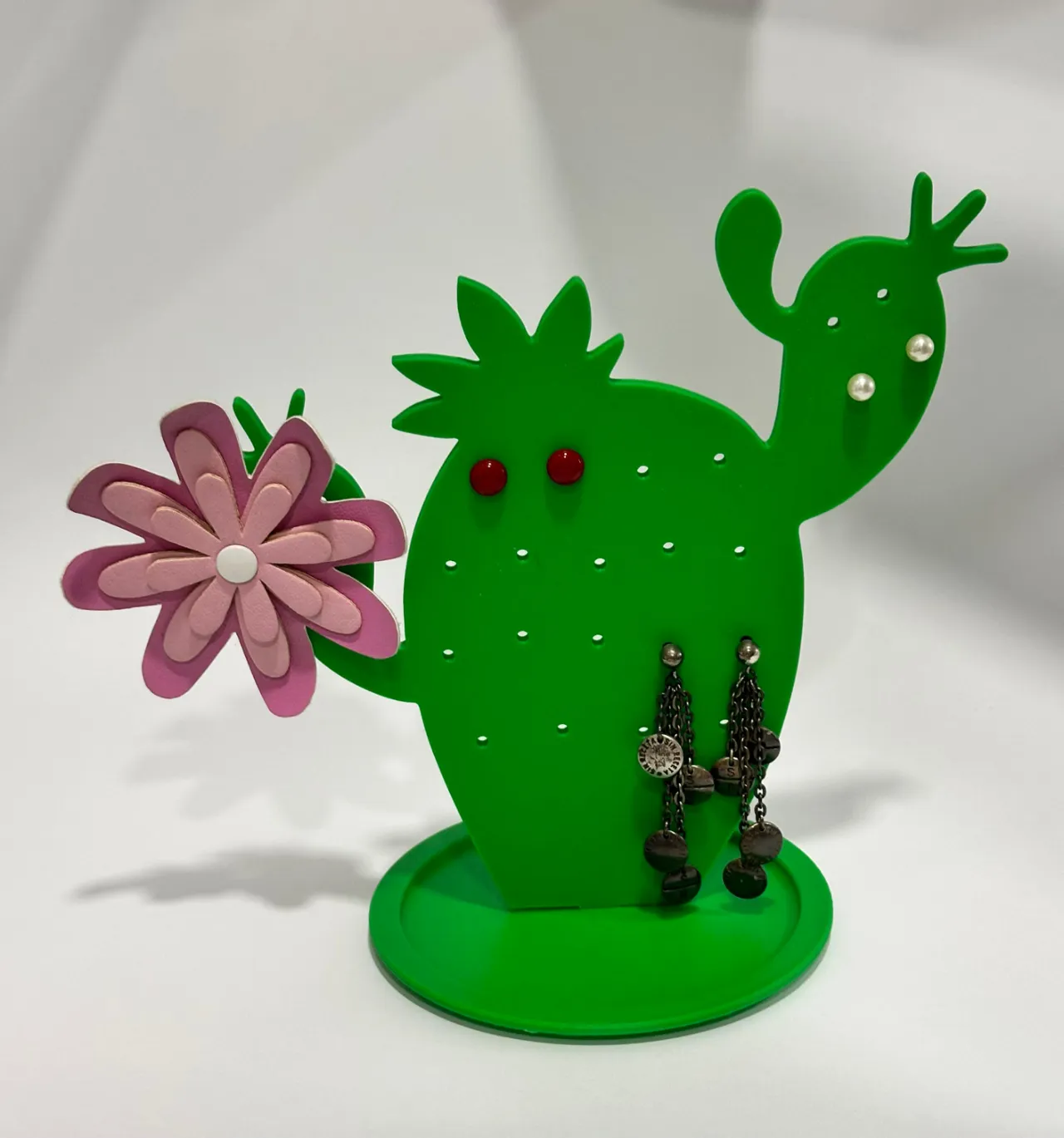 Cactus earring holder view 3