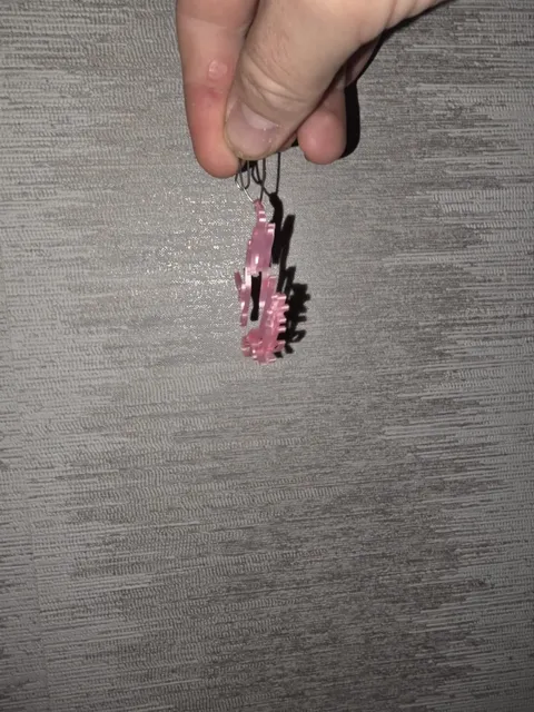 keychain/earring view 3