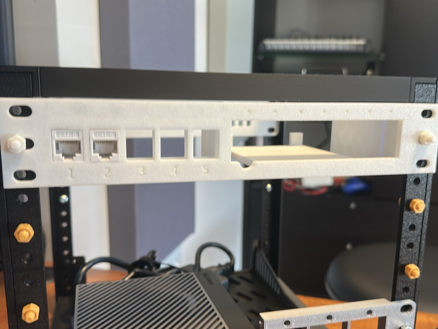 Microtek Hex 10" rack mount with Keystone jacks