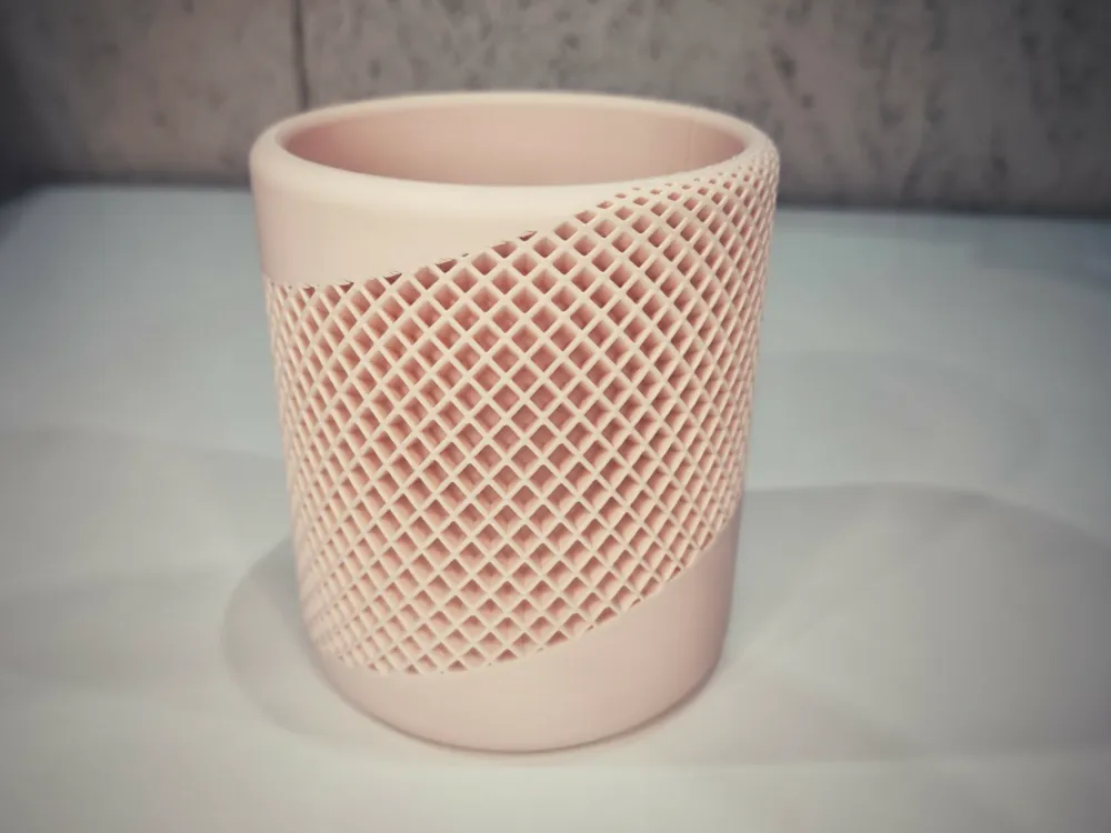 Designer flower pot - Free 3D Print Model - MakerWorld