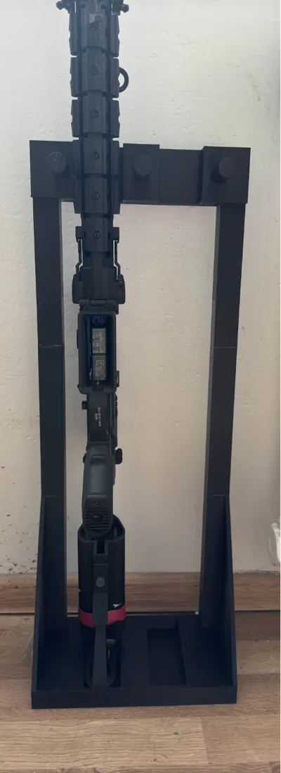 Vertical airsoft gun holder