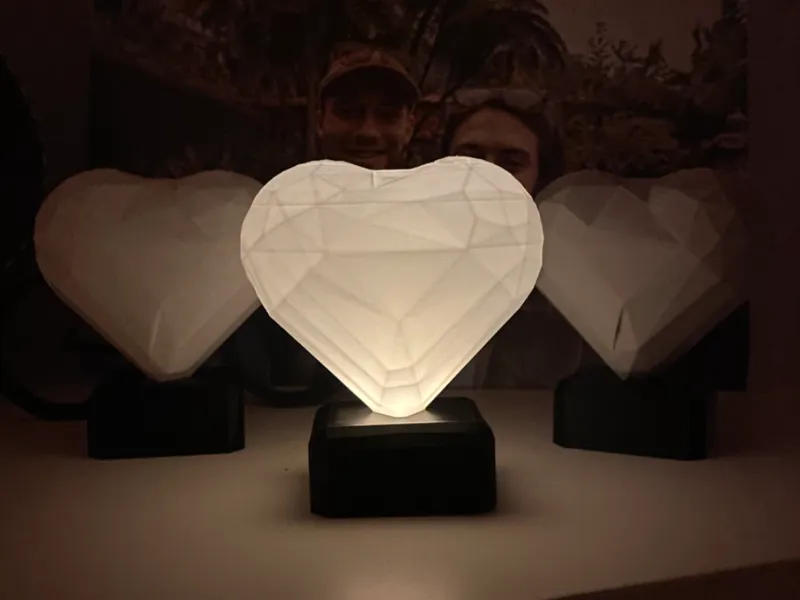 Low-Poly Herz Licht