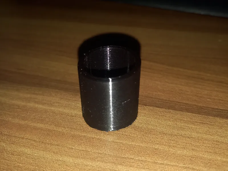 Bucha de 20mm com abertura de 8mm e outra de 22mm