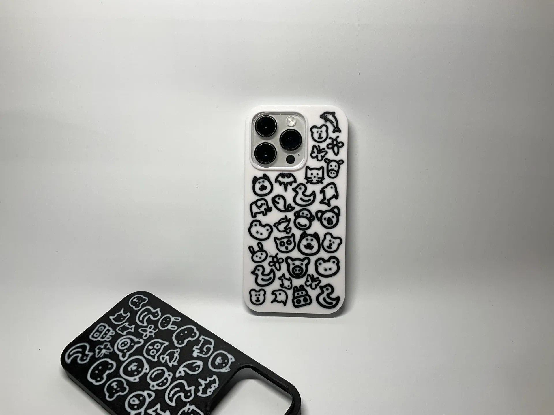 iPhone14pro可爱动物涂鸦手机壳