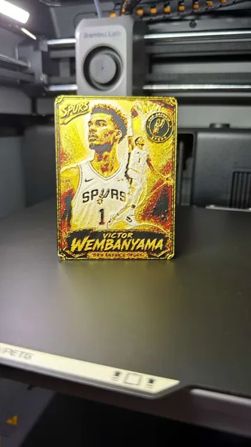 Modelo para impresión 3D: Victor Wembanyama Player Card Spurs — vista de referencia 5