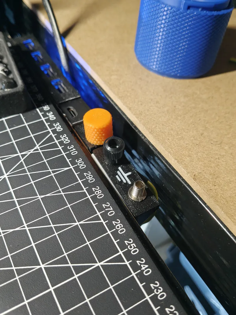 ESD Ground connector