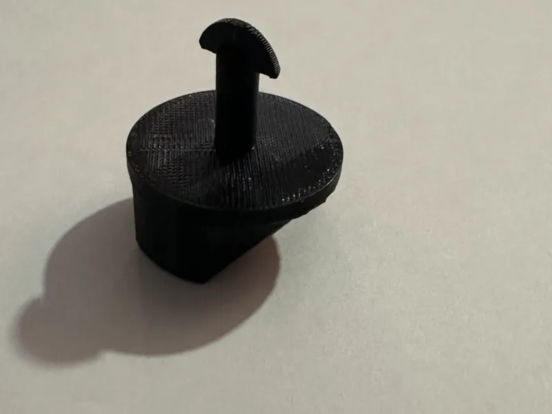 John Deere 100 series air filter box clip