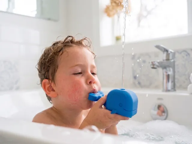 WhaleTub - The Interactive Sprinkling Bath Whale