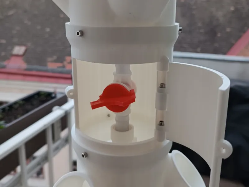 Hydroponic Tower Hatch