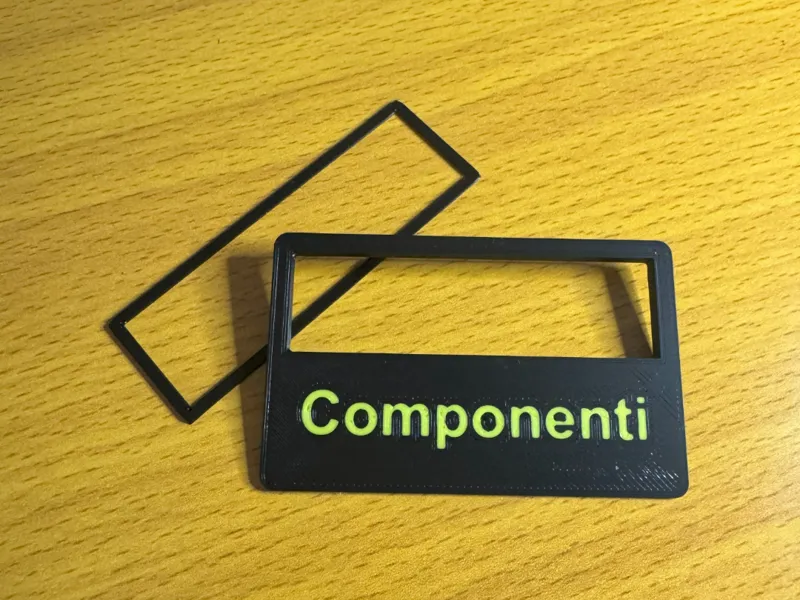 Conrnice con etichetta per Ikea Tjena