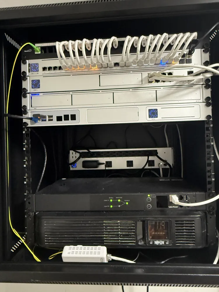 Ubiquiti Tool Less Rack Raspberry Pi Raspberry Pi5 Tray for Ubiquiti AI Key Rackmount - Free 3D Print Model ...