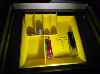 Model Y (Juniper) console tray w/ NTD coin holder
