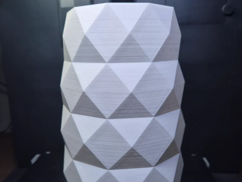 Vase -low Poly - kubisch