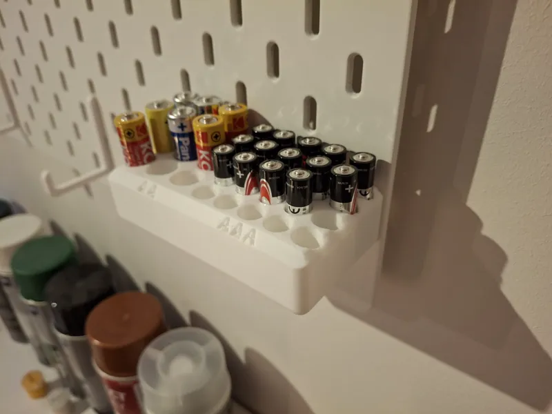 Skadis: Battery Holder