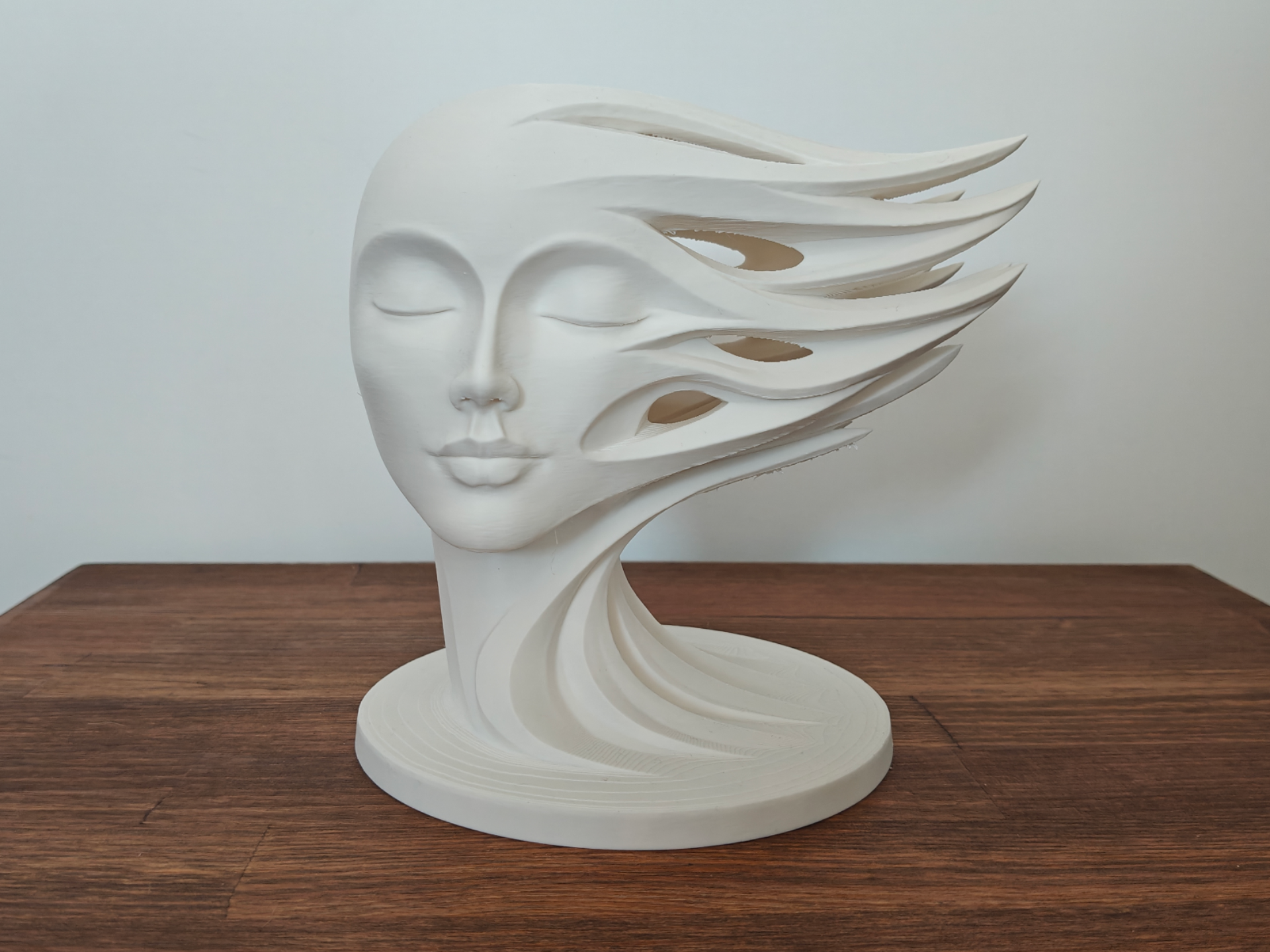Flow On Mind – Face in Motion Sculpture
