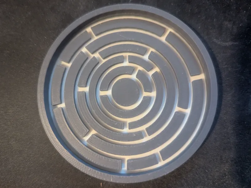 Maze Coaster with rim in two colors 1 color change