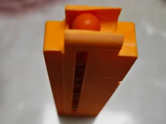 短猫圆胶球文具盒