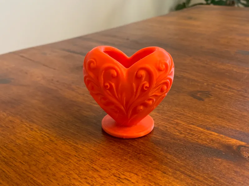 Heart Vase – Ornamental Design (No Support)