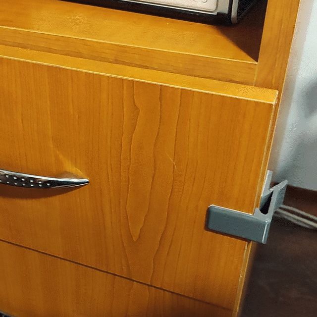 Drawer guard against baby