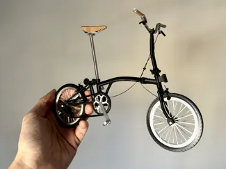 Foldable and Functional Brompton Bike Model