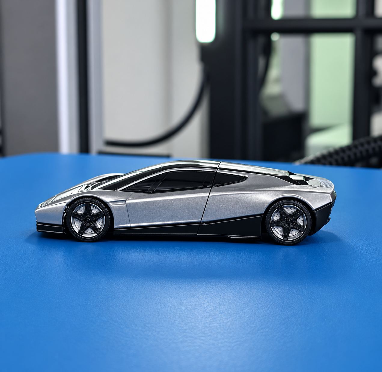 Tesla Roadster + Launch Ramp Magnetic Display - 1