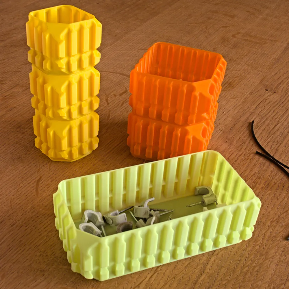 Interlocking and stackable containers V2 (vase mode) Remixed by