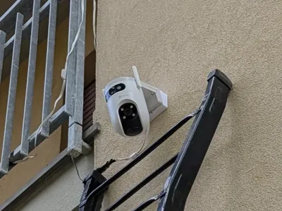 Ezviz H9C supporto 15° + 20°