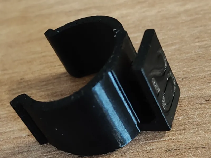 Batavus wheel cover mount