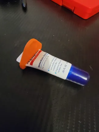 Aquaphor (Lip Balm) Squeezer