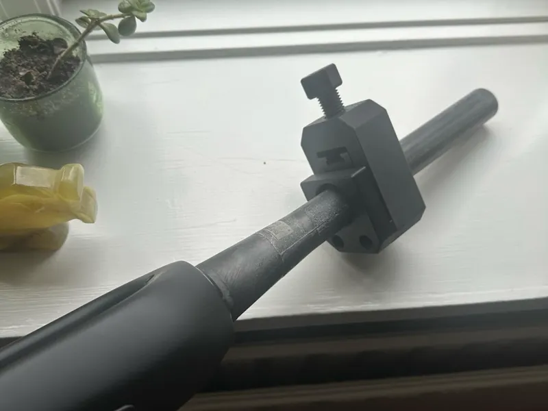 Carbon guide cutter