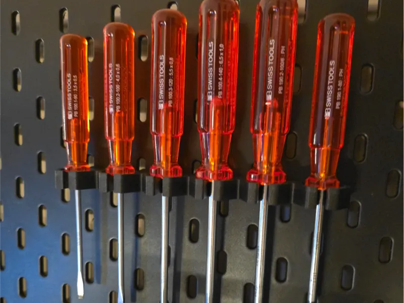 Skadis PB Swiss screwdriver mount